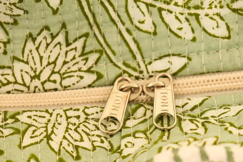 Saliegroen Bloemen Quilted Katoenen Tote Bag