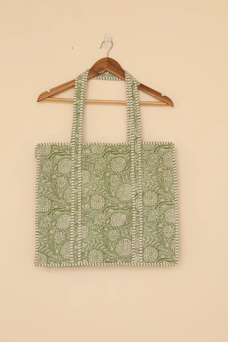 Saliegroen Bloemen Quilted Katoenen Tote Bag